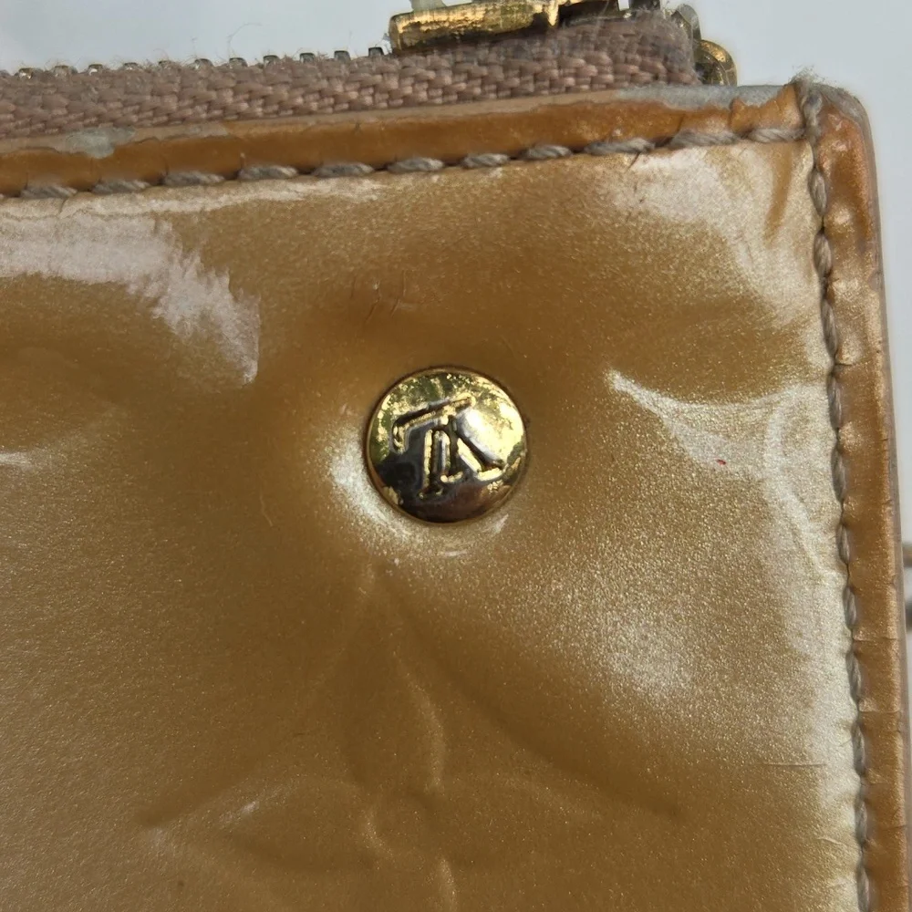 Louis Vuitton Vernis Key Ring Pouch Gold - Picture 17 of 17
